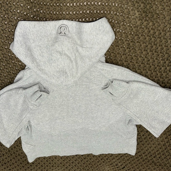 Lululemon - Picture 2 of 4